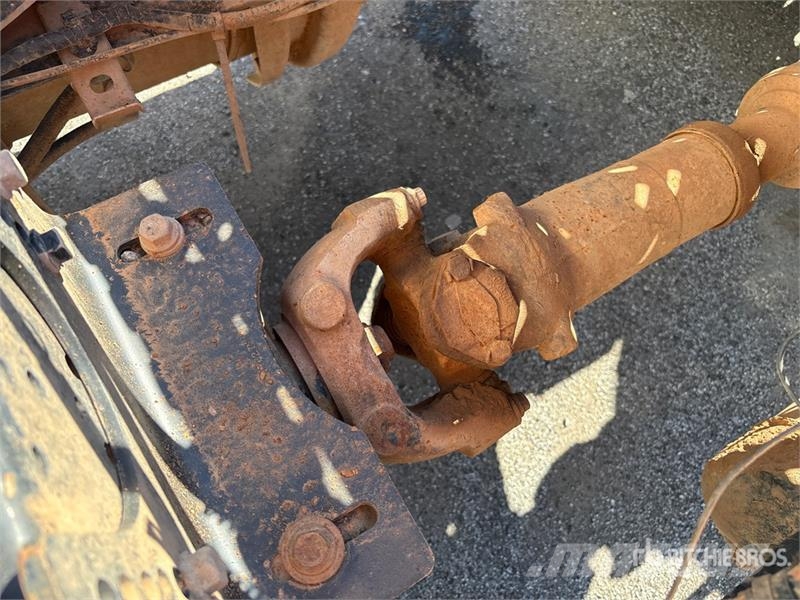 Mack CHU613 Vetopöytäautot