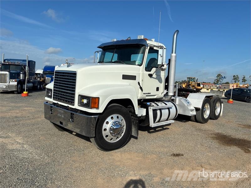 Mack CHU613 Tracteur routier