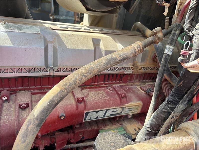 Mack CHU613 Camiones tractor