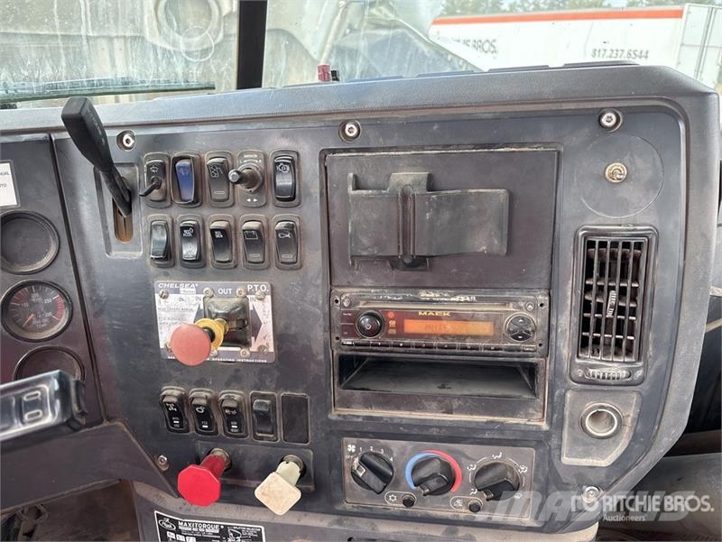 Mack CHU613 Vilcēji