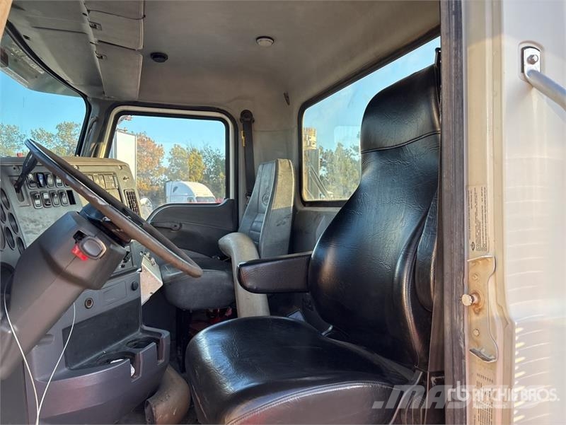 Mack CHU613 Camiones tractor