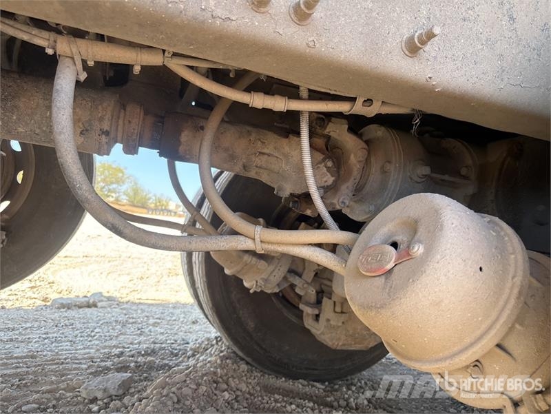 Mack CHU613 Camiones bañeras basculantes o volquetes