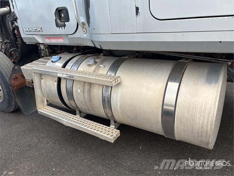 Mack CHU613 Vilcēji