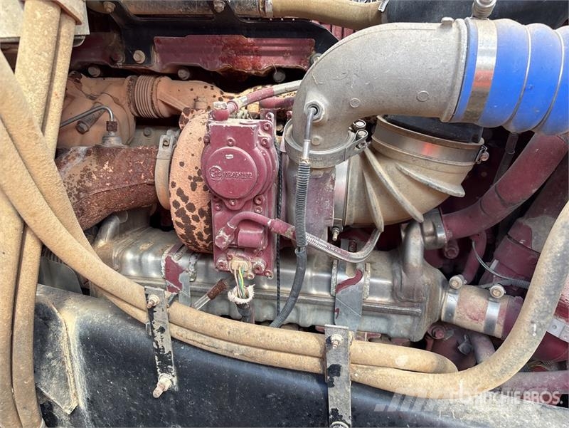Mack CHU613 Camiones tractor