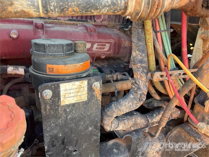 Mack CHU613 Camiones tractor