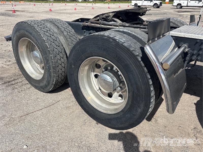 Mack CHU613 中古トラクターヘッド | トレーラーヘッド