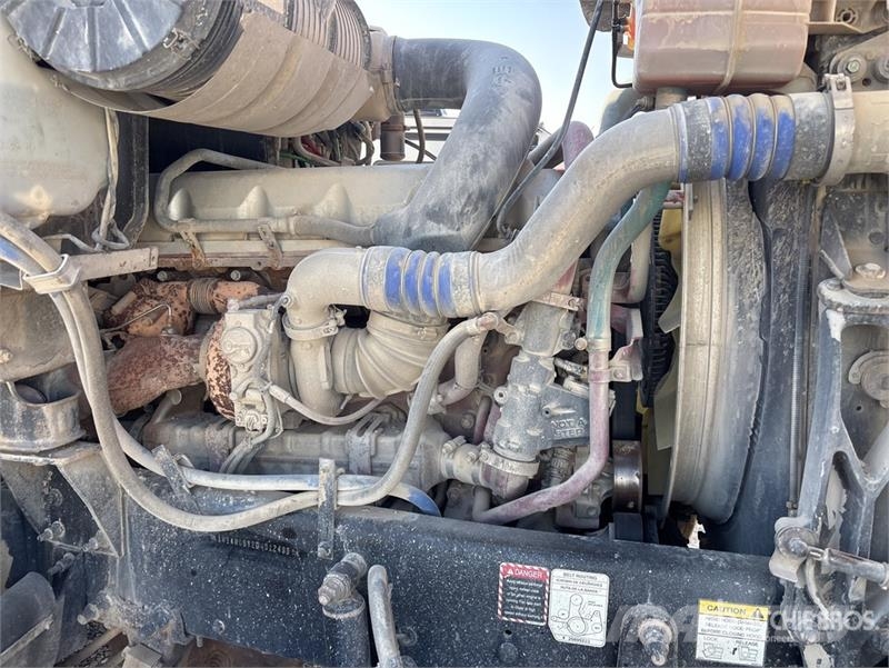 Mack CHU613 Camiones bañeras basculantes o volquetes
