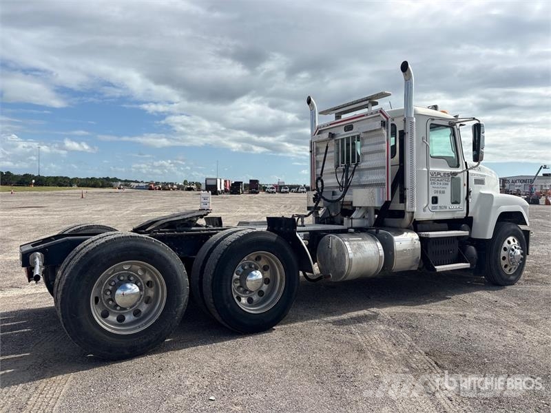 Mack CHU613 中古トラクターヘッド | トレーラーヘッド