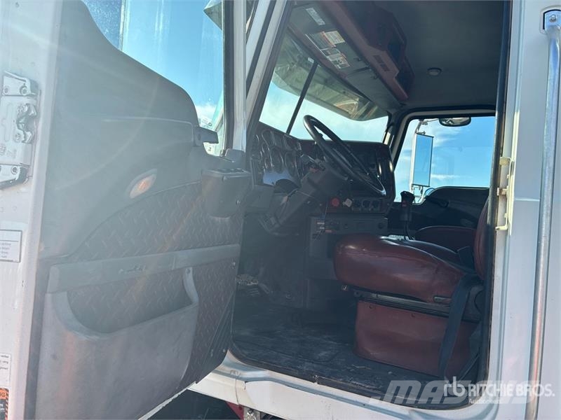 Mack CHU613 10x4 Quad/A Dump Truck Pašizgāzējs