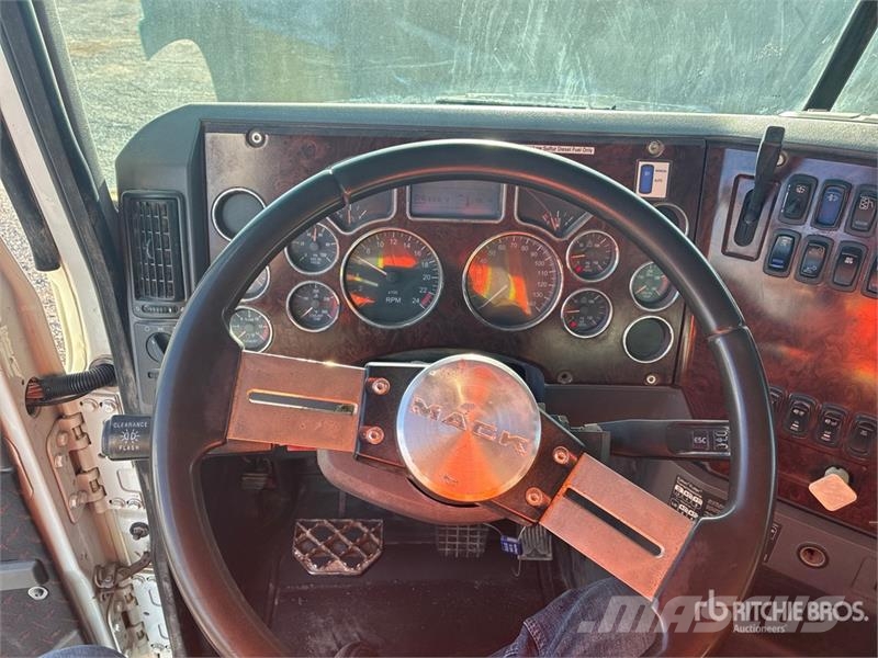 Mack CHU613 10x4 Twin-Steer Quad/A Dump Truck Damperli kamyonlar