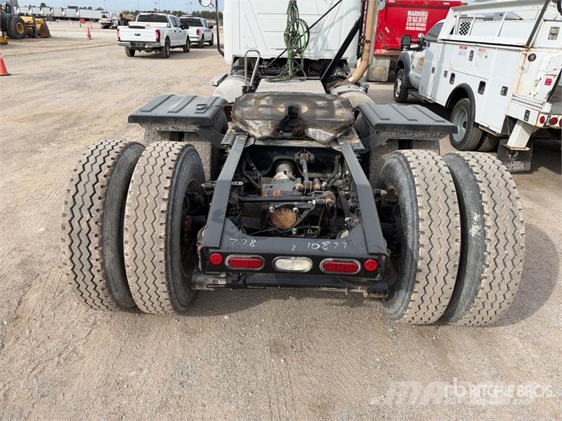 Mack CHU613 Pinnacle Vilcēji