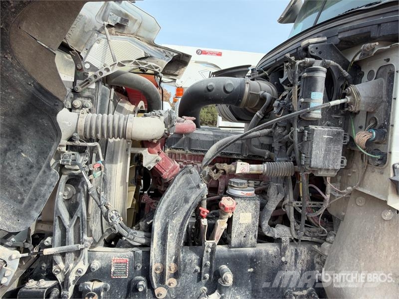 Mack CHU613 Pinnacle Vilcēji