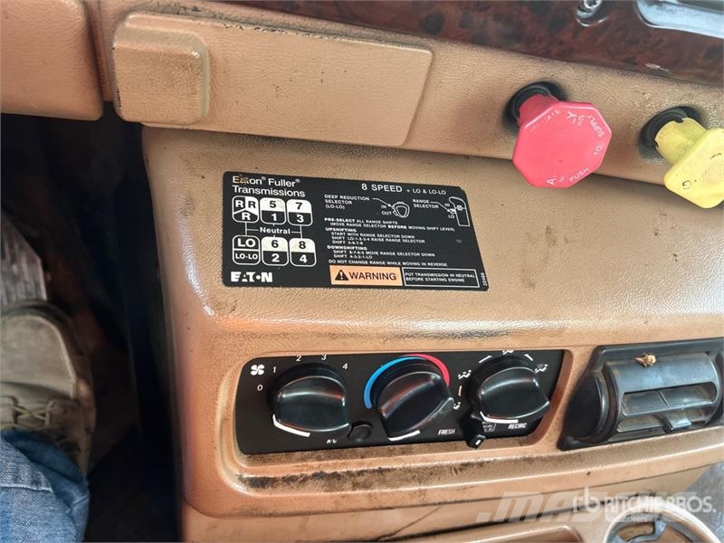 Mack CL733 Vilcēji