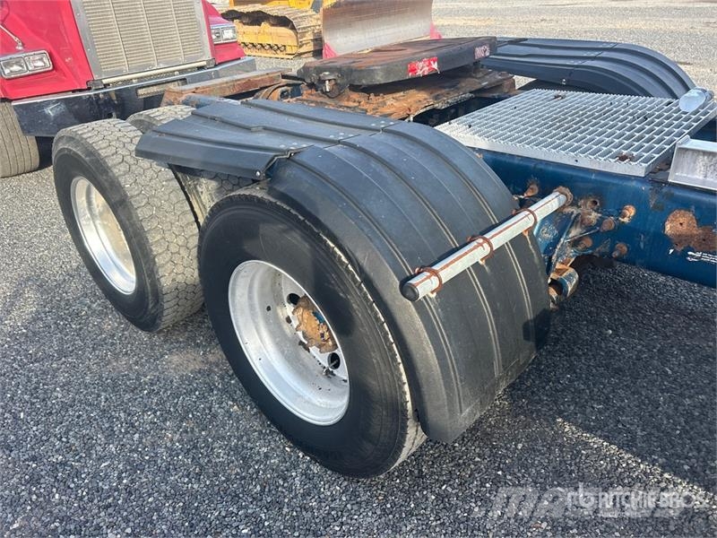 Mack CL733 Vilcēji