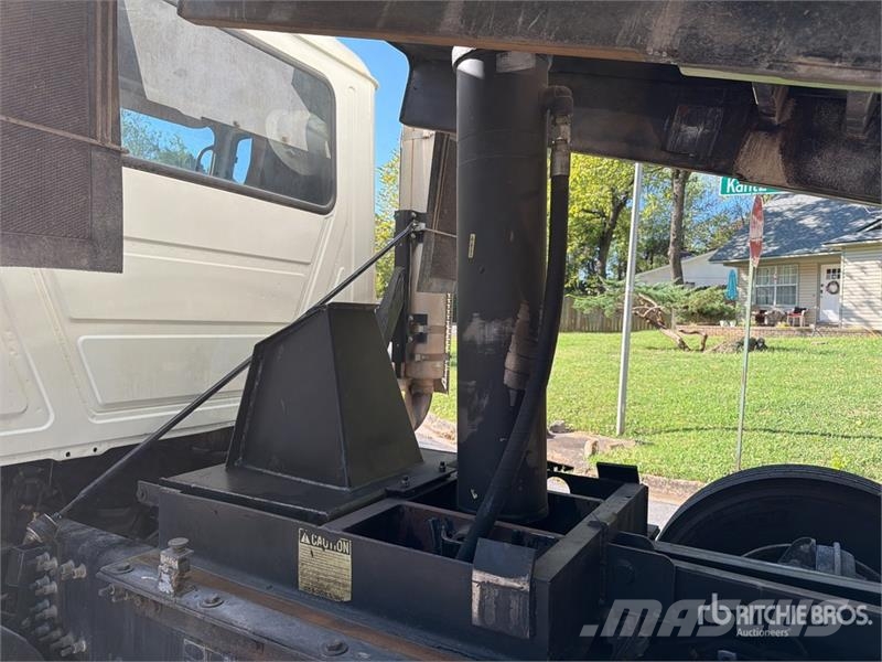 Mack CTP713 Kiperi kamioni
