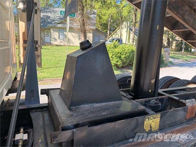 Mack CTP713 Kiperi kamioni