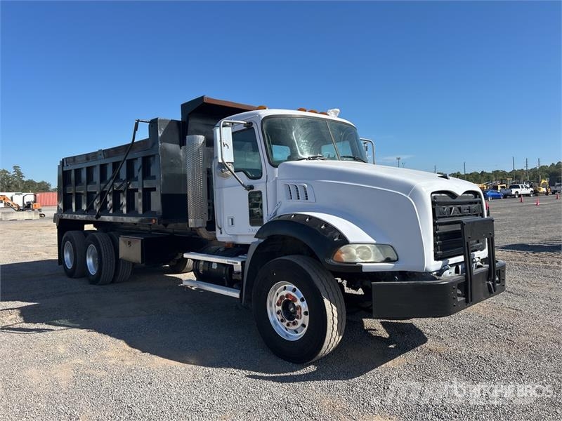 Mack CTP713 Pašizgāzējs