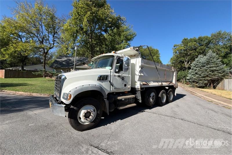 Mack CTP713 Kiperi kamioni
