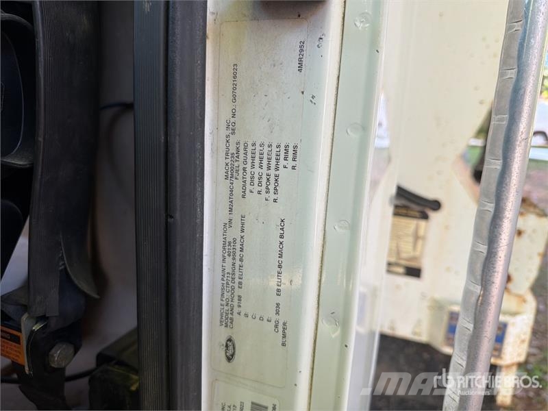 Mack CTP713 Kiperi kamioni