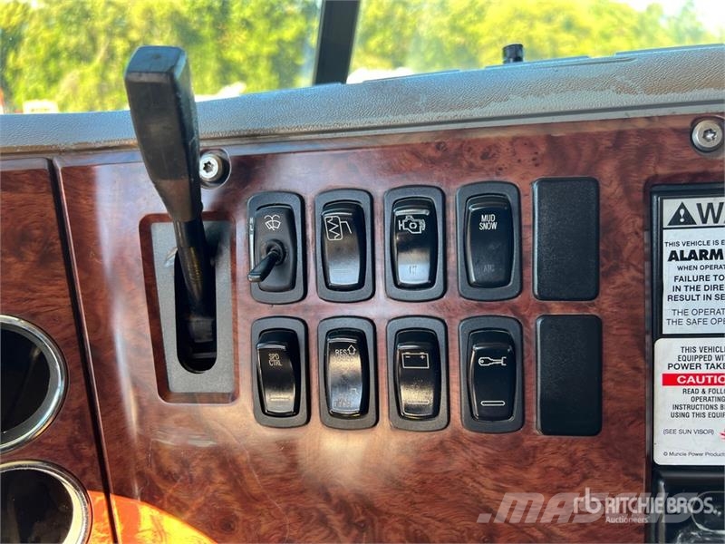 Mack CTP713 Kipper