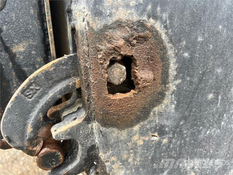 Mack CTP713 Kiper tovornjaki