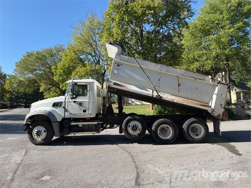 Mack CTP713 Kiperi kamioni