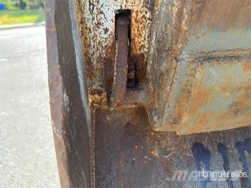 Mack CTP713 Kiperi kamioni