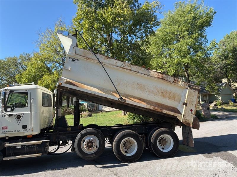 Mack CTP713 Kiperi kamioni