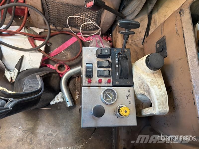 Mack CTP713 Kiperi kamioni