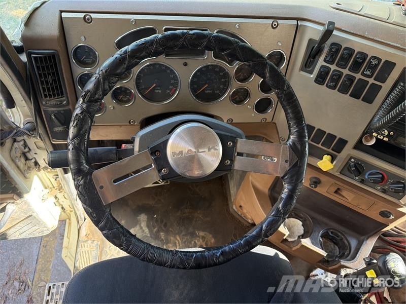 Mack CTP713 Kiperi kamioni