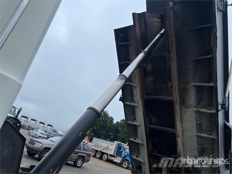 Mack CTP713 Kiper tovornjaki