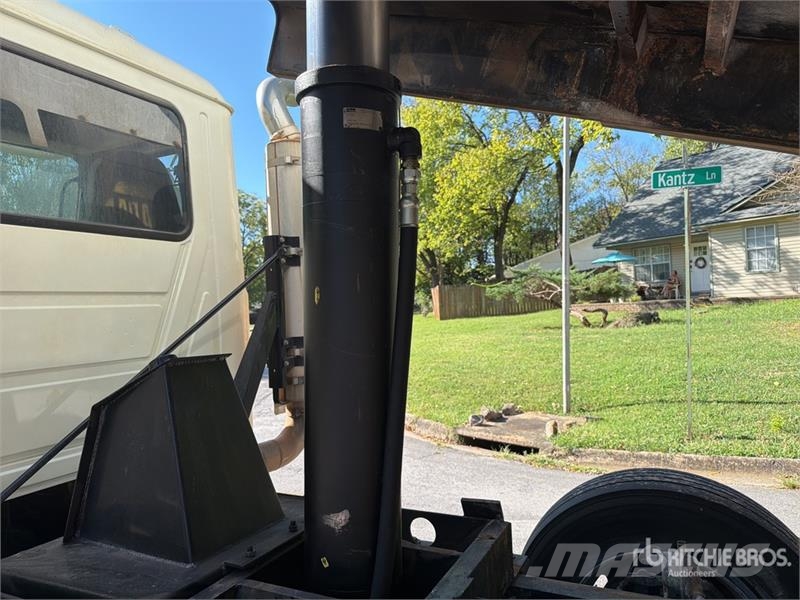 Mack CTP713 Kiperi kamioni