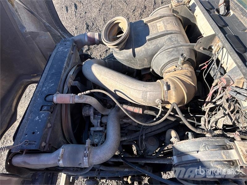 Mack CV713 Camion benne