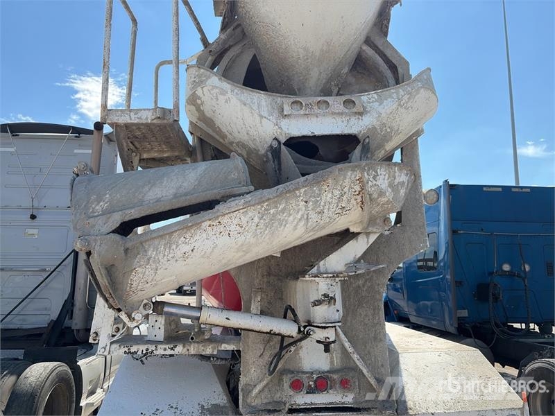 Mack CV713 Betonvedēji