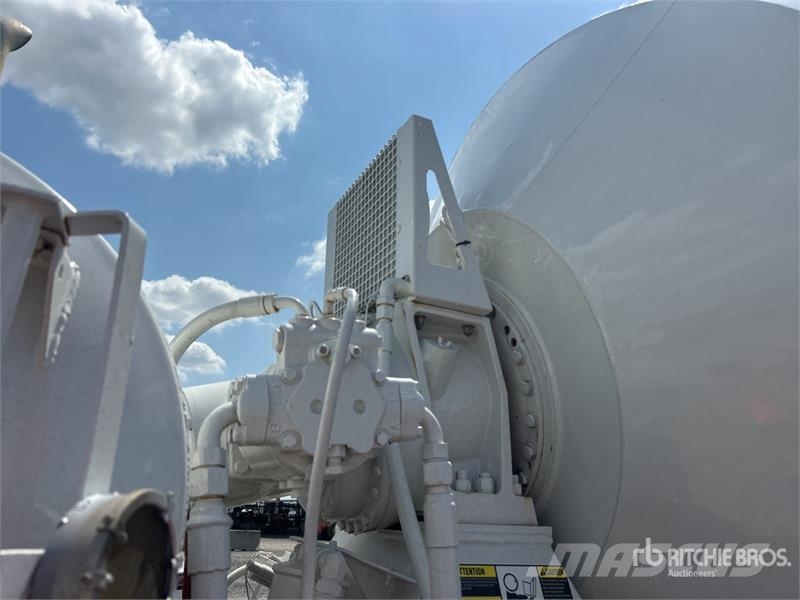 Mack CV713 Camiones hormigonera