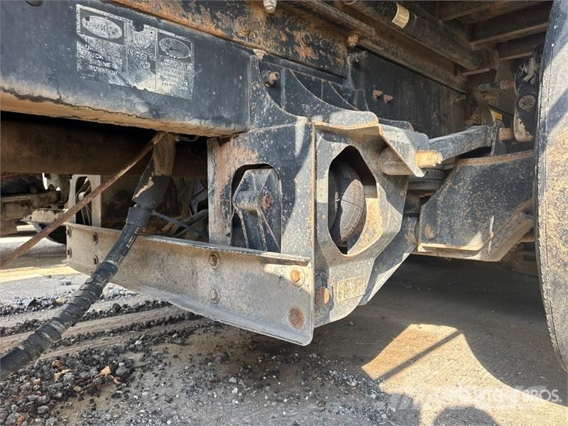 Mack CV713 Autobasculanta