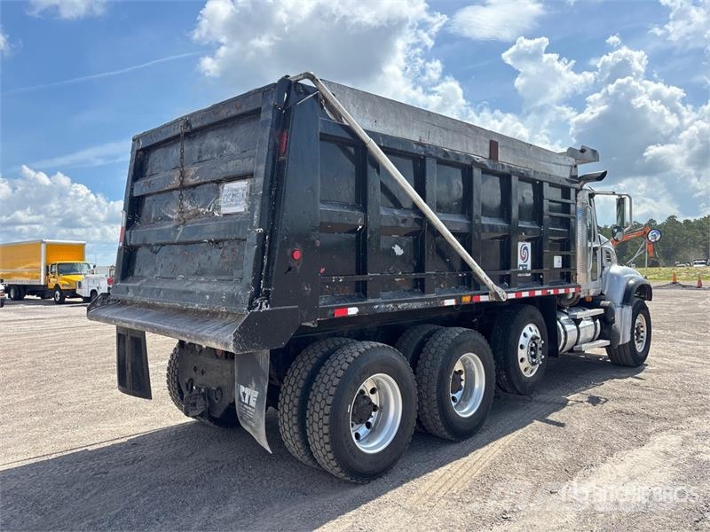 Mack CV713 Kiper tovornjaki