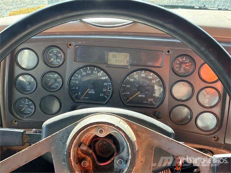 Mack CV713 Camion benne