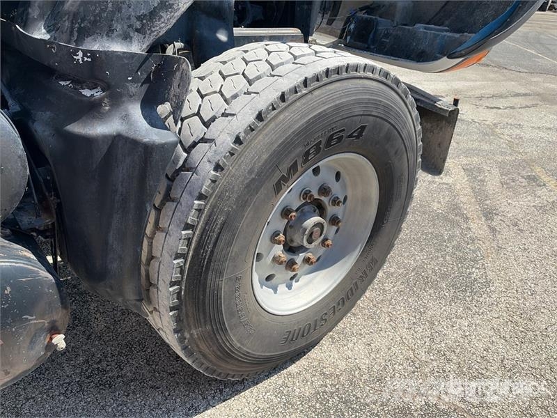 Mack CV713 Betonvedēji