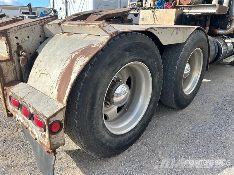 Mack CV713 Sleepwagens