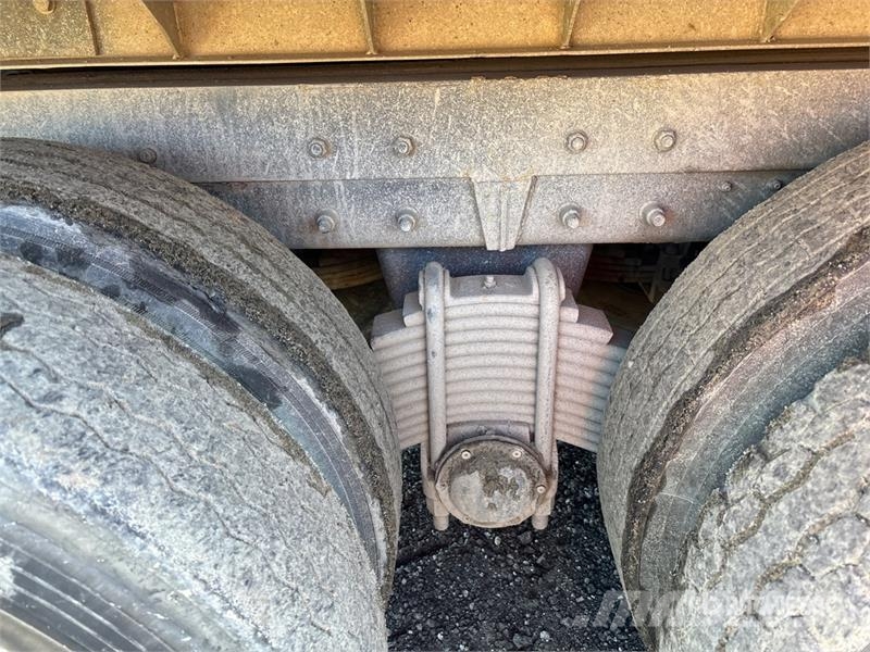Mack CV713 Camion benne