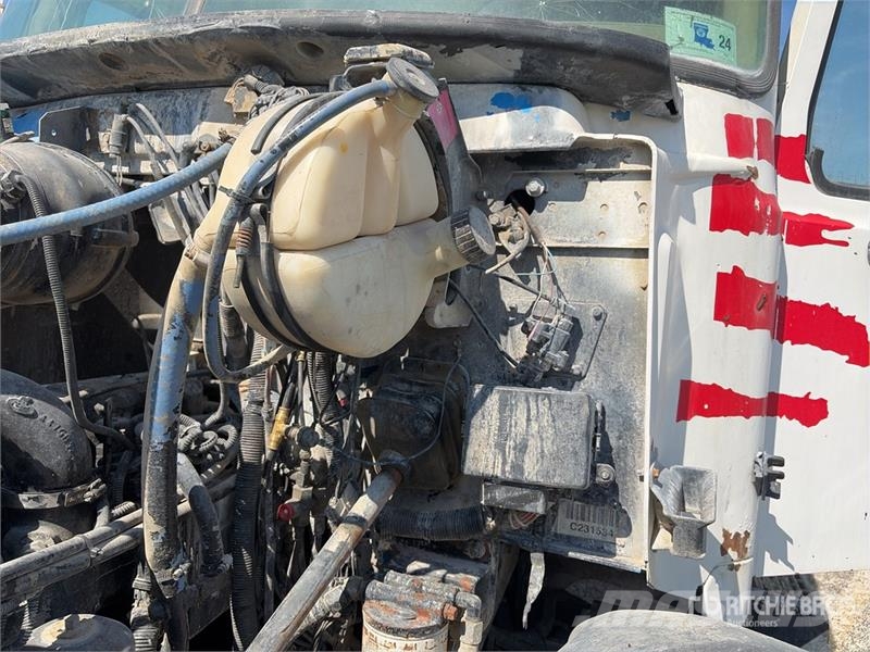 Mack CV713 Betonvedēji