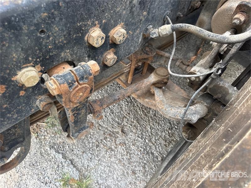 Mack CV713 Autobasculanta