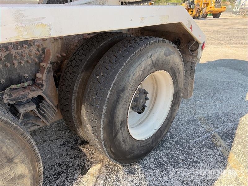 Mack CV713 Betonvedēji