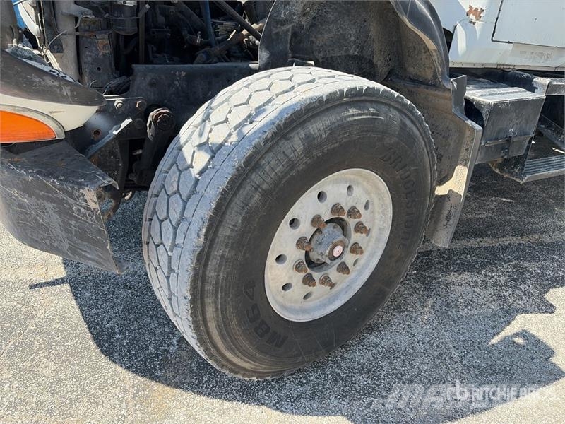 Mack CV713 Betonvedēji