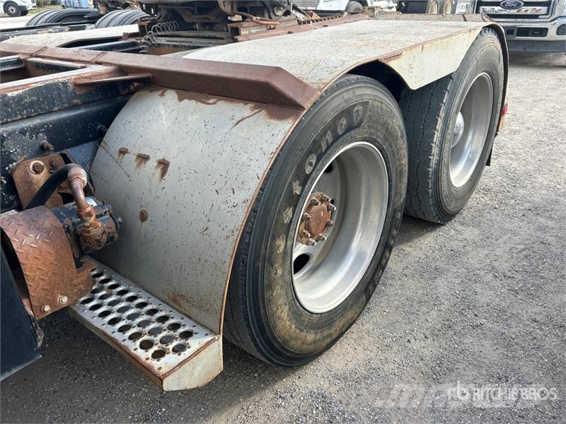 Mack CV713 Sleepwagens