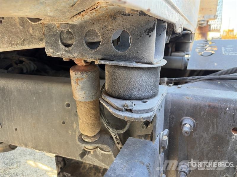 Mack CV713 Betonvedēji