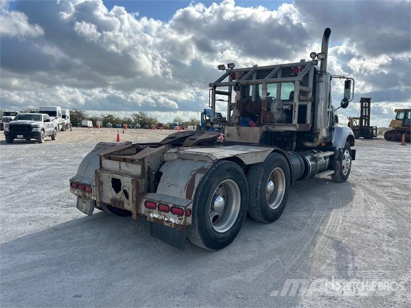 Mack CV713 Sleepwagens