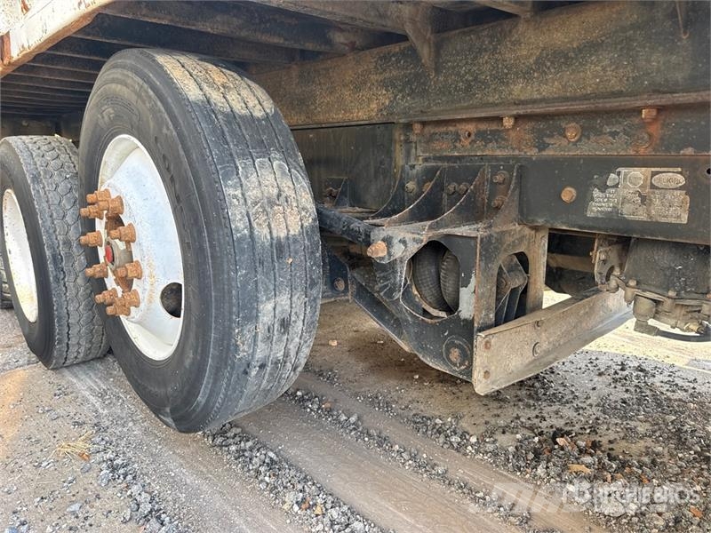 Mack CV713 Autobasculanta