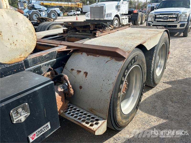 Mack CV713 Sleepwagens